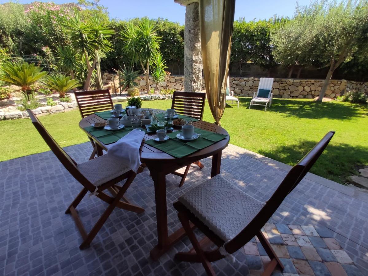 Villa Cruccuris Villasimius Buitenkant foto