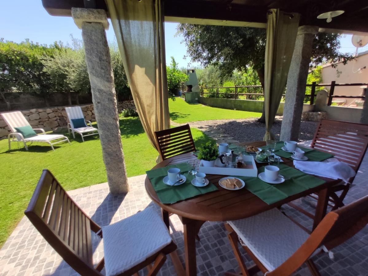 Villa Cruccuris Villasimius Buitenkant foto